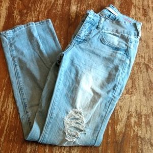 Size 4 skinny ankle distressed jeans